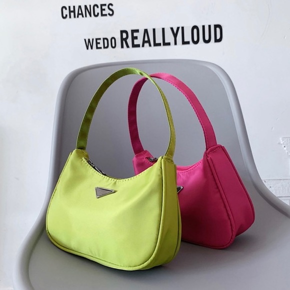 Y2K Staple Handbag - Picture 3 of 4